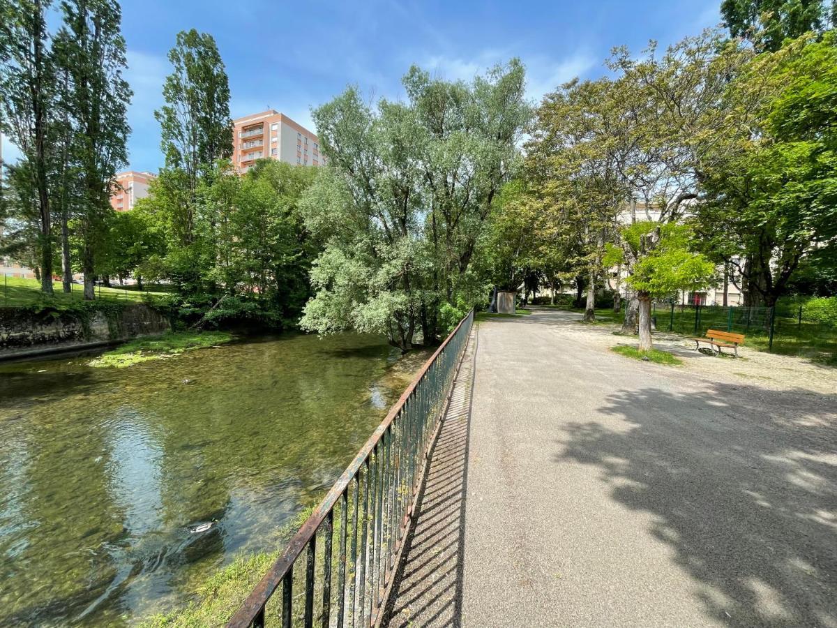 Apartamento Le Nid des Ducs - Gare et Cité gastronomique Dijon Exterior foto